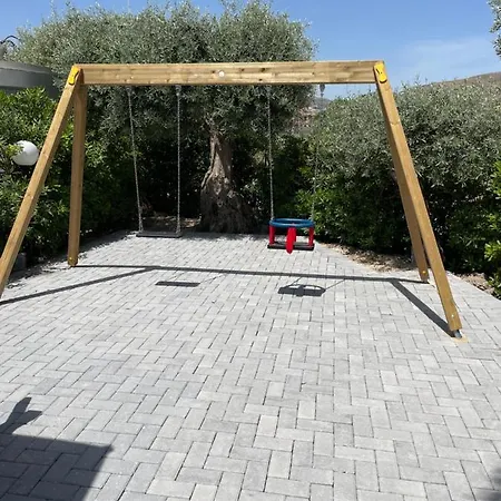 Oasi Pacaru Village * Авола